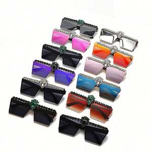 Nouveautés Mode Luxe Lunettes de soleil carrées à monture plate Lunettes de soleil diamantées pour femmes Lunettes de soleil en strass - Product Image 5