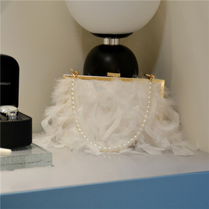 Nuevo europeo y americano-Frontera de Turquía pluma bolso de señora con plumas de avestruz Cadena de perlas de uno-hombro cena bolsa - Product Image 4