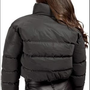 Fournisseur en gros de manteaux à bulles pour femmes sur mesure, de haute qualité, chauds, courts, à cordon de serrage, coupe-vent, surdimensionnés, trench-coat pour femmes - Product Image 4