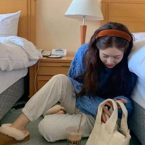 Serre-tête en velours couleur citrouille Maillard pour femme, idéal pour les fêtes automne/hiver - Product Image 1