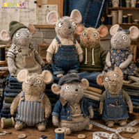 En gros, Peluche souris vintage style vêtements de travail, avec salopette en jean, bonnet tricoté et robe florale, poupée en peluche artisanale