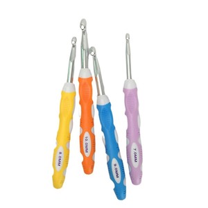 Vente en gros de crochets ergonomiques portables en aluminium 7.0-10.0mm, ensemble de crochets à tricoter pour <span class=keywords><strong>couture</strong></span> à main - Product Image 4