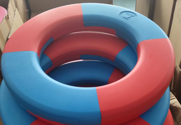 Grande corde de sécurité rouge et bleue