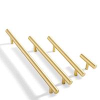 Ensemble de poignées et boutons de meubles en laiton massif de style néoclassique assortis pour la personnalisation de la mobilier résidentiel de toute la maison