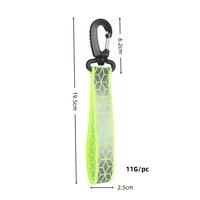Sangles réfléchissantes qui brillent dans le noir, porte-clés de sécurité, étiquettes réfléchissantes pour sacs à dos, pendentifs réfléchissants de nuit, décoration et accessoires