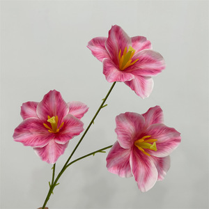 High Quality 3 Head Silk <strong>Tulip</strong> Artificial Flowers White <strong>Tulip</strong> Open Flower for Wedding <strong>Table</strong> Mother's Day New Year Decoration - Product Image 2