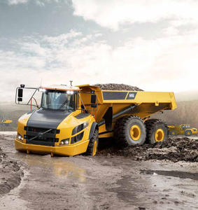 Le camion à benne basculante articulé A45G, doté d'une transmission intégrale <span class=keywords><strong>6x6</strong></span>, peut transporter 41 tonnes en se déplachant sur des routes étroites et des pentes raides. - Product Image 4