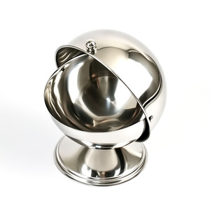Casserole en acier inoxydable avec finition polie miroir, design minimaliste, pour cuisiner sur cuisinières à gaz et à induction - Product Image 1