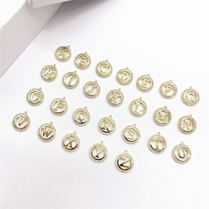 Colgante de letras del alfabeto Zhenlu Jewelry, 26 letras, circonita redonda, collar de cobre, dije para mujer, componentes para hacer joyería DIY - Product Image 2