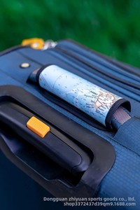 Funda Protectora de Neopreno para Asa de Maleta, Reversible, en Colores Neón, Económica, para Identificar el Equipaje en Viajes - Product Image 5