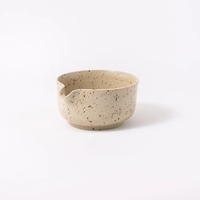 Bol à matcha en céramique marbrée fait main avec bec verseur, bol à matcha en céramique fantaisie, faible MOQ, Chawan, unique et fait main