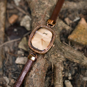 นาฬิกาผู้หญิง2025รูปวงรีสไตล์ใหม่นาฬิกาเล็กสุดสร้างสรรค์นาฬิกาข้อมือย้อนยุคแนวศิลปะ - Product Image 2