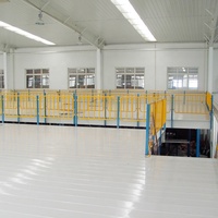 Système de stockage sur plateforme de mezzanine avec escalier en acier