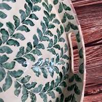 Plateau de service moderne haut de gamme, écologique et durable, en os incrusté, motif feuilles vertes, pour Diwali, mariages, inaugurations de maisons, petit-déjeuner