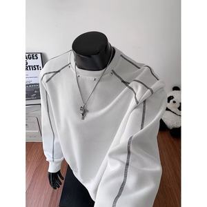 Sudadera Extra Grande de Estilo Techwear Y2K para Hombre 2025 - Blanca con Costuras en Contraste y Tachuelas, Estilo Urbano, Tejido Grueso - Product Image 1