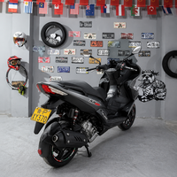 Scooter Maxi Aprilia SR Max 250 GT 250cc d'occasion, moteur HPE 26HP, écran TFT, démarrage sans clé, éclairage LED, CVT, essence, moto