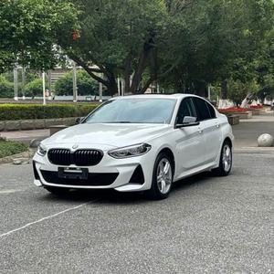 <span class=keywords><strong>BMW</strong></span> Série <span class=keywords><strong>1</strong></span> d'occasion, modèle <span class=keywords><strong>2022</strong></span>, édition <span class=keywords><strong>M</strong></span> Sport Night, turbo, cuir foncé, jantes R19, berline, essence, automatique, conduite à gauche - Product Image 3