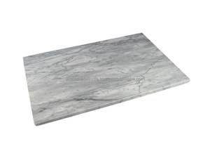 Tabla de cortar de mármol negro de lujo con mango de aluminio, perfecta para uso culinario y de mesa - Product Image 3