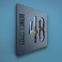 Plaques de signalisation personnalisées en acrylique plexiglas pour hôtels et appartements, résistantes à l'eau, écologiques, pour promotion et affichage en bâtiment