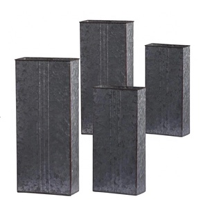 Jardinière en métal artisanale exclusive - Product Image 1