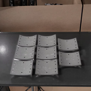 <span class=keywords><strong>Garniture</strong></span> <span class=keywords><strong>de</strong></span> <span class=keywords><strong>frein</strong></span> <span class=keywords><strong>de</strong></span> bonne qualité MC837783 MC837787 MC838887 MC838895 MC895329 pour camions - Product Image 3