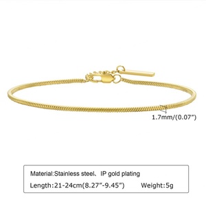 Bracelet minimaliste anti-ternissement en acier inoxydable de luxe à maillons fins pour femmes et hommes - Product Image 4