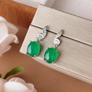 Bijoux de mode écologiques en cuivre plaqué argent, éclat éblouissant, coupe ovale 8*10mm, boucles d'oreilles pendantes en zircone cubique rouge pour femmes - Product Image 5
