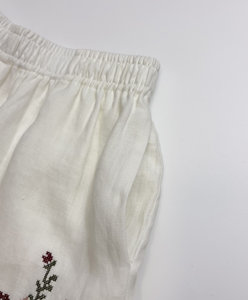 Shorts blancs à jambes larges en lin et dentelle vintage française pour femme, taille haute avec ceinture élastique, coupe ajustée - Product Image 5
