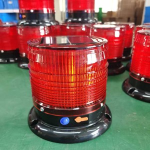 ไฟเตือนแบบหมุนพลังงานแสงอาทิตย์ HJ001S Ip65 LED สีแดงสำหรับการก่อสร้างถนนและการบำรุงรักษา - Product Image 1