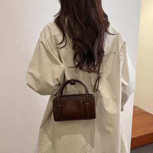 New Minimalist Cream-colored Korean-style Vintage Lady <b>Handbag</b> with <b>Chains</b> Versatile Trendy Suitable for Daily Commuting Travel - Product Image 5