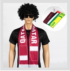 Cajas de Regalo Personalizadas con Temática Nacional que Incluyen Camisetas, Bufandas de Satén con Flecos, Banderas de Fans, Pinturas Faciales y Pelucas - Product Image 6