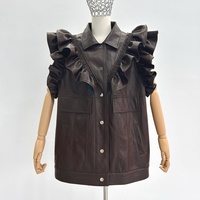 Veste en cuir marron foncé sans manches, veste en cuir avec épaules à volants, un choix parfait pour les tenues décontractées