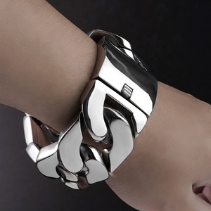 สร้อยข้อมือคิวบันขนาด 30 มม. สำหรับผู้หญิงผู้ชาย งานปาร์ตี้ ดีไซน์หรูหรา ขัดเงาอย่างดี เครื่องประดับแฟชั่นสุดเท่ - Product Image 1