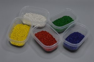 יצרן Hesheng מכירות ישירות של מאסטרבאץ' פלסטי שקוף כחול ידידותי לסביבה PLA/PE/PP לצביעת פלסטיק בהזרקה - Product Image 3