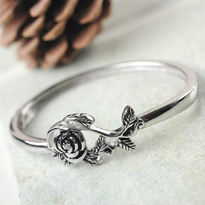 Anello Vintage in Argento con Rosa per Donne, Stile Europeo, Gioiello da Dito Elettroplaccato, Regalo di Fidanzamento - Product Image 2