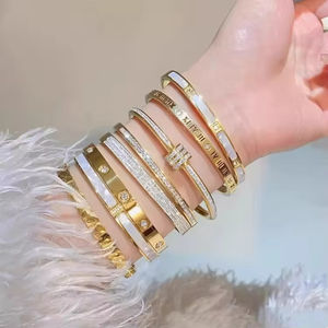 ชุดกำไลข้อมือสตรีกันน้ำ สแตนเลสสตีล ชุบทอง 18K ประดับเพชรซิคอน สำหรับวันครบรอบ พร้อมลูกบอล ของขวัญ - Product Image 2