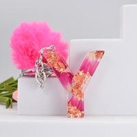 Résine Lettre Porte-clés En Gros Nouveau Rose Pompon Fleur Séchée 26 Lettre Porte-clés Pendentif Pour Femmes Fille Cadeaux