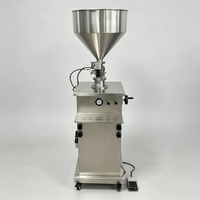 Machine de remplissage rotative pour boissons avec contrôle du niveau de remplissage sous pression et réduction de la mousse
