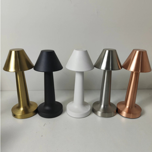 Altın Gül Tonu Metalik LED Masa Lambası USB Şarjlı Sıcak Ortam Işığı Minimalist Ev Başucu Bar RCM UKCA Sertifikalı - Product Image 5