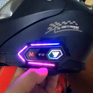 Casque de <span class=keywords><strong>moto</strong></span> en plastique ABS Y20 avec éclairage RGB pour casque, système audio étanche IPX5 avec basses profondes, directement de l'usine - Product Image 3