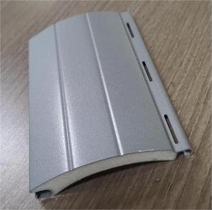 Porte <span class=keywords><strong>et</strong></span> <span class=keywords><strong>fenêtres</strong></span> à enroulement motorisées intelligentes en aluminium <span class=keywords><strong>et</strong></span> acier sur mesure avec télécommande - Product Image 4