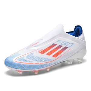 Nouvelles chaussures de football montantes pour hommes et femmes, crampons longs, semelle adhésive, confortables, pour l'entraînement des adolescents, style élégant - Product Image 2