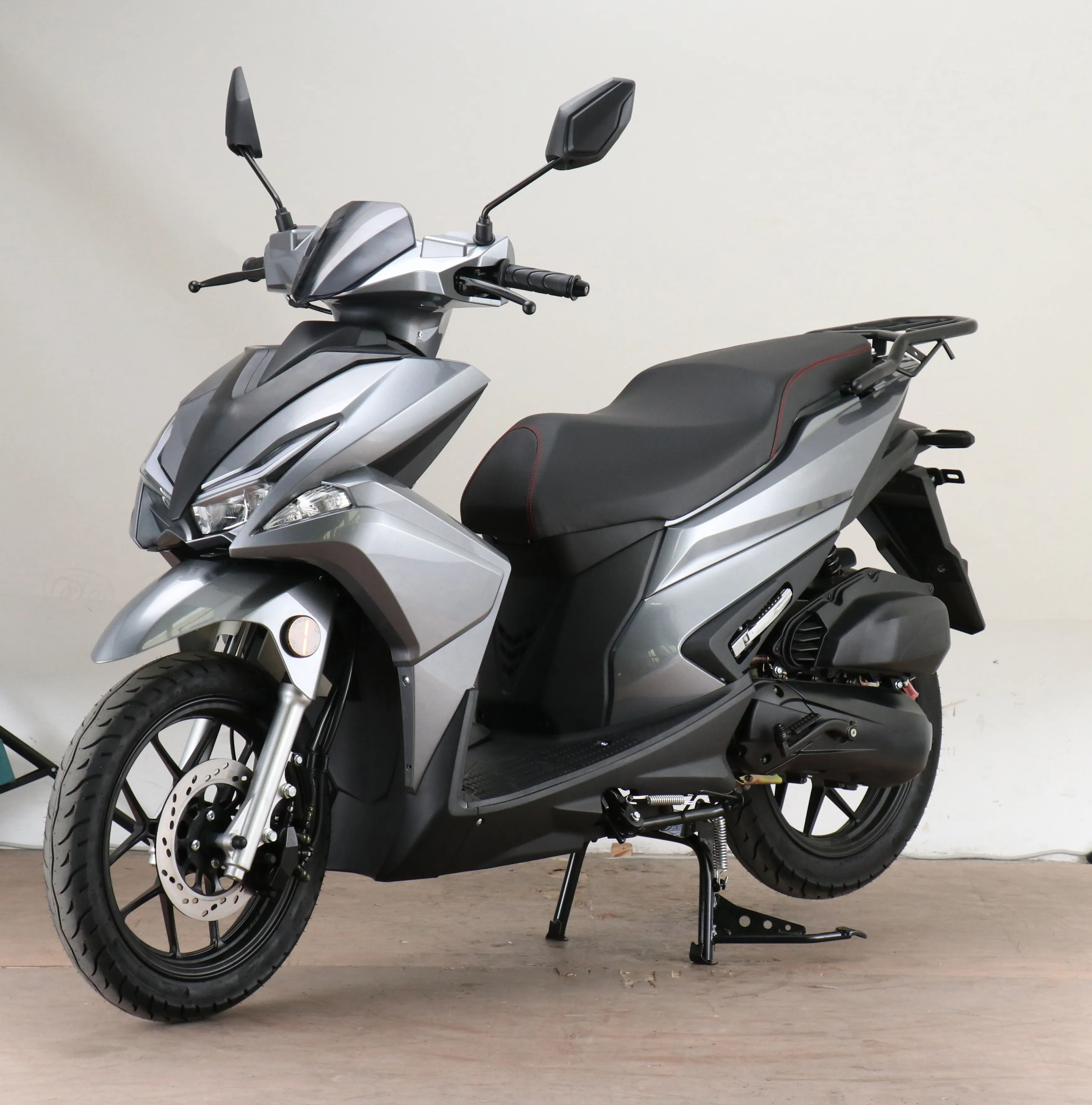 Skuter listrik baru sistem Efi berpendingin air sepeda motor baterai empat tak 125cc