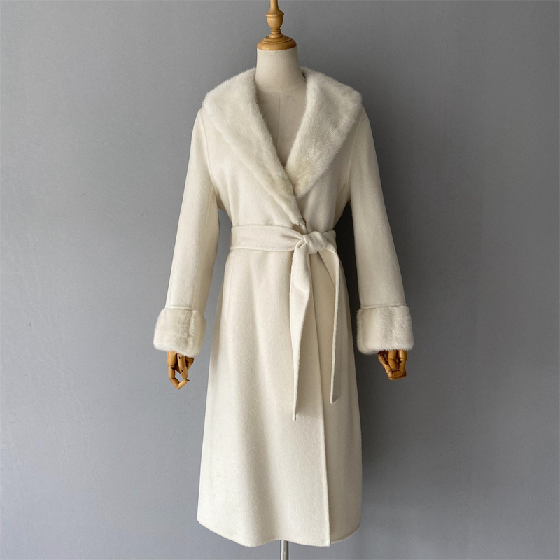 Hot Sale Fashion Parka With Fox