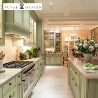 Cuisine sur mesure vert sauge, solution clé en main pour toute la maison, meubles en bois massif de style provincial français sur mesure