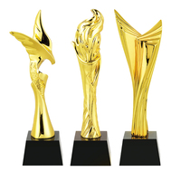 OneWay vente en gros sublimation couronne trophée de récompense en or cristal personnalisé trophée en or statue trophée en résine