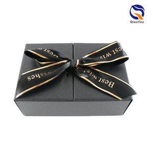 Scatole Regalo in Cartone con Chiusura a Nastro Centrale Personalizzabili con Design Gratuito per Regali - Product Image 1