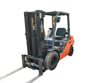 รถยกโตโยต้า 8F 3 ตัน ดีเซล มือสอง พร้อมเกียร์และเครื่องยนต์ - Product Image 1