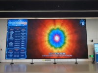 Pantalla LED Interactiva P2.5 para Interiores con Unión de Esquinas sin Costuras para Centros de Experiencia Creativa en Museos y Exhibiciones en Galerías de Arte