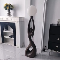 Lampe sur pied LED moderne et créative en forme humaine pour salon et hôtel, design postmoderne de luxe